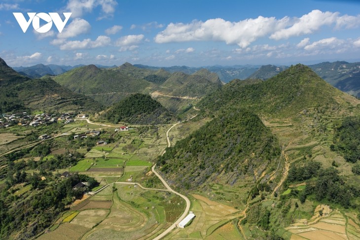 Stunning images of perilous passes in Ha Giang - ảnh 7